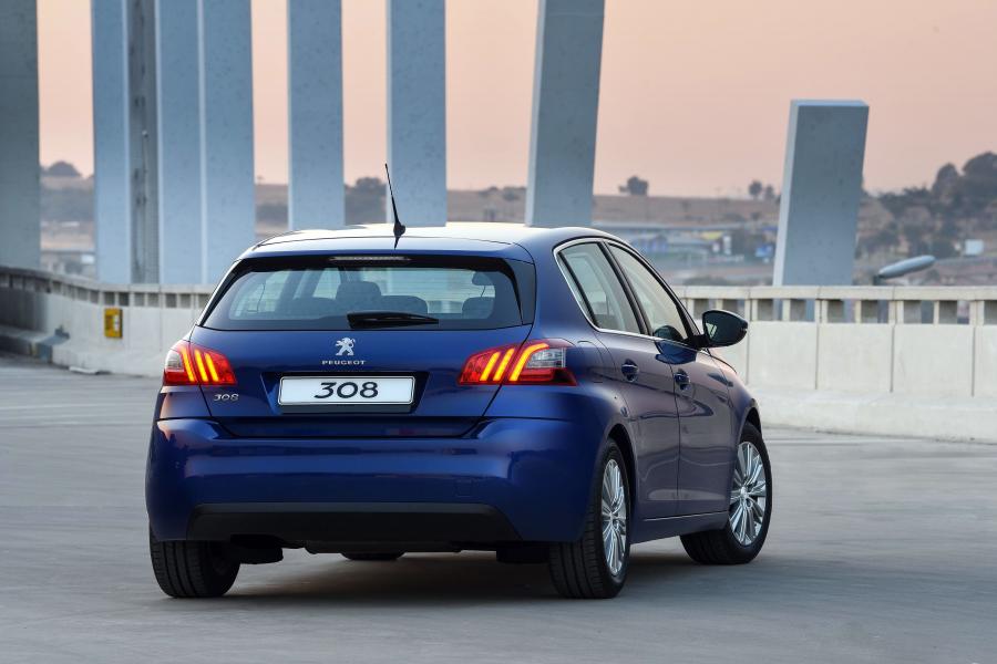  Peugeot 308 2018 года  (ZA) (фото 2 из 10)